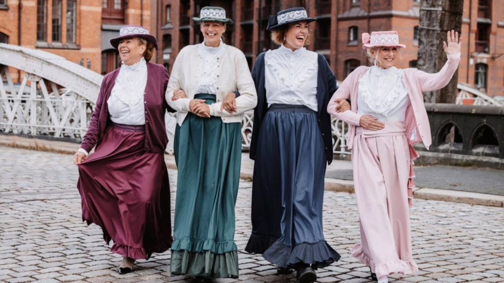 Kostümierter Rundgang durch die Speicherstadt Hamburg mit den Kaffeeverleserinnen (Speicherstadt Saga 1900) 